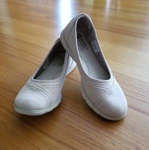 Bob's by Skechers memory foam stretch-fit flats